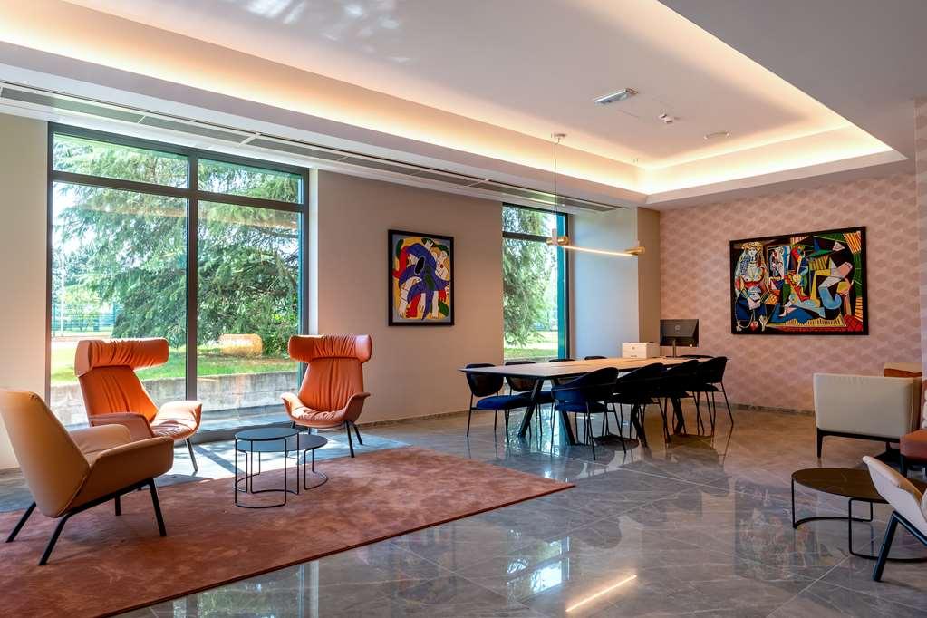 Отель Doubletree By Hilton Milan Malpensa Сольбьяте-Олона Удобства фото
